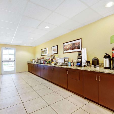 Отель Super 8 By Wyndham San Antonio Airport North Экстерьер фото