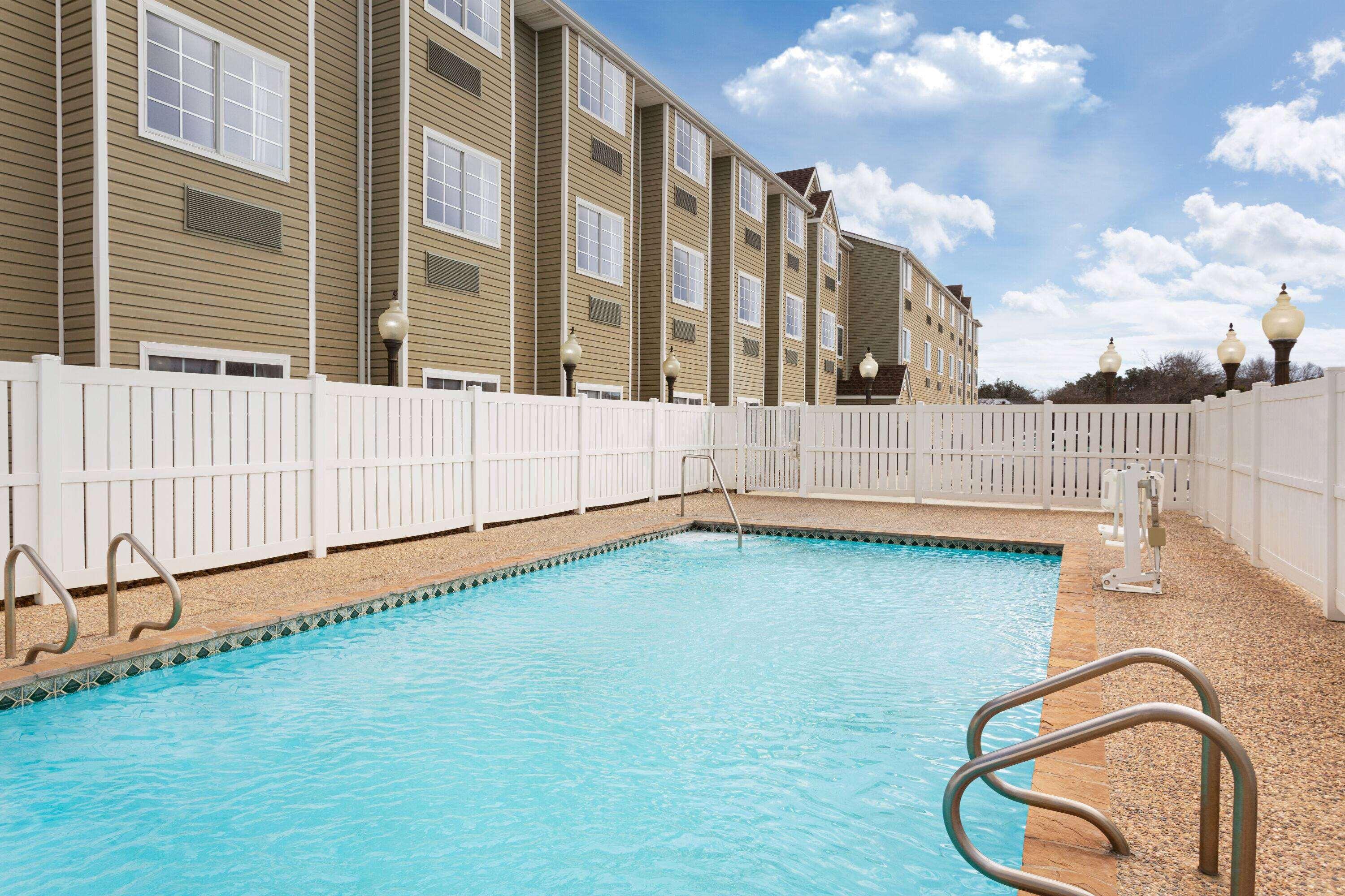 Отель Super 8 By Wyndham San Antonio Airport North Экстерьер фото